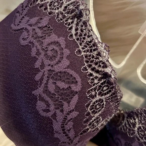 DKNY !! - Picture 9 of 16